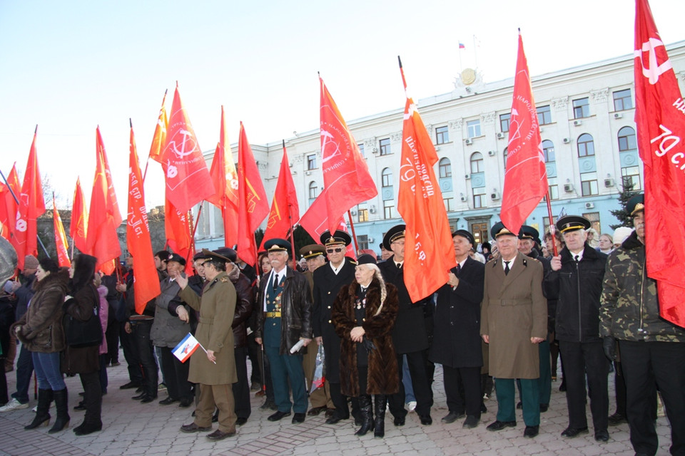 Người dân và lãnh đạo Crimea kỷ niệm 1 năm ngày trưng cầu dân ý dẫn đến sáp nhập vào Nga (16/3). (Ảnh: Duy Trinh-Cao Cường)