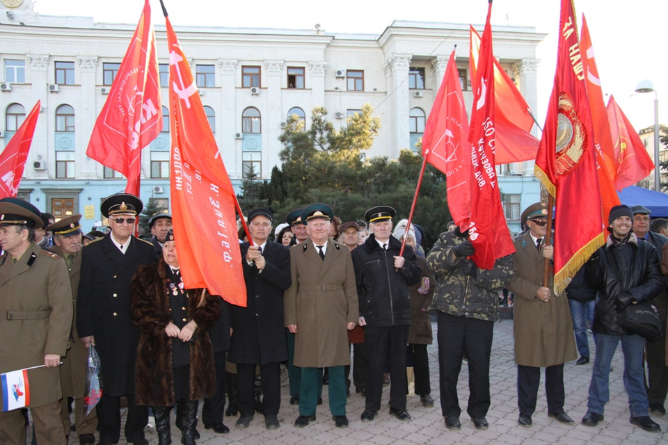 Người dân và lãnh đạo Crimea kỷ niệm 1 năm ngày trưng cầu dân ý dẫn đến sáp nhập vào Nga (16/3). (Ảnh: Duy Trinh-Cao Cường)