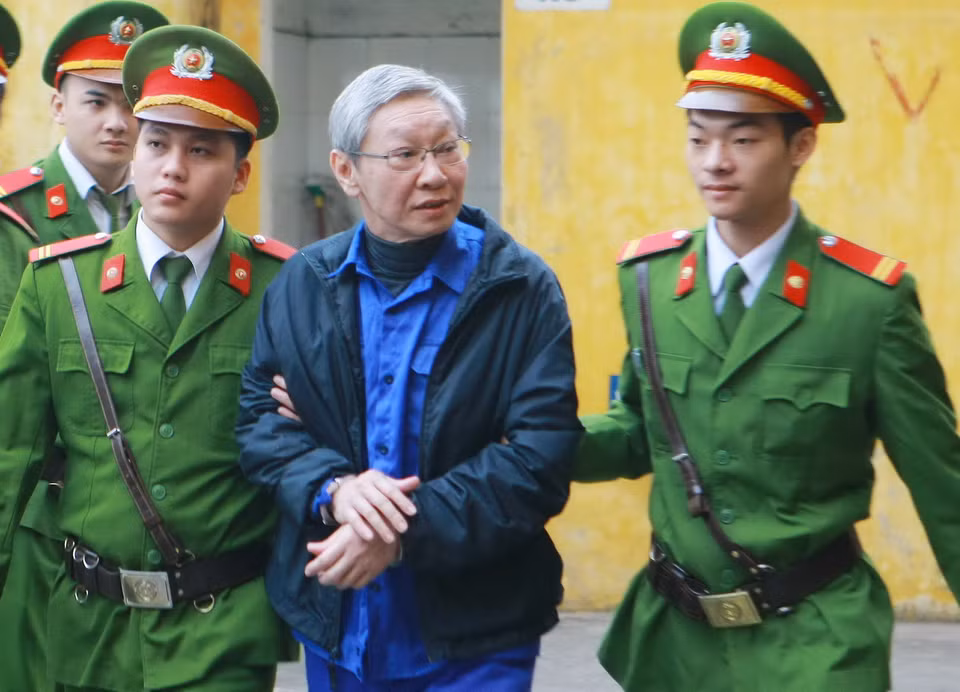 Bị cáo Trịnh Kim Quang (nguyên phó chủ tịch Hội đồng quản trị Ngân hàng ACB) nhận án 4 năm tù. (Ảnh: Doãn Tấn/TTXVN)