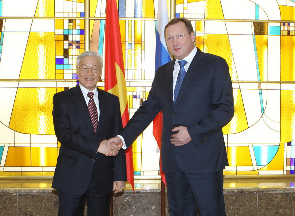 Tổng Giám đốc Tập đoàn S.I. Kudryashov đón Tổng Bí thư Nguyễn Phú Trọng. (Ảnh: Trí Dũng) 