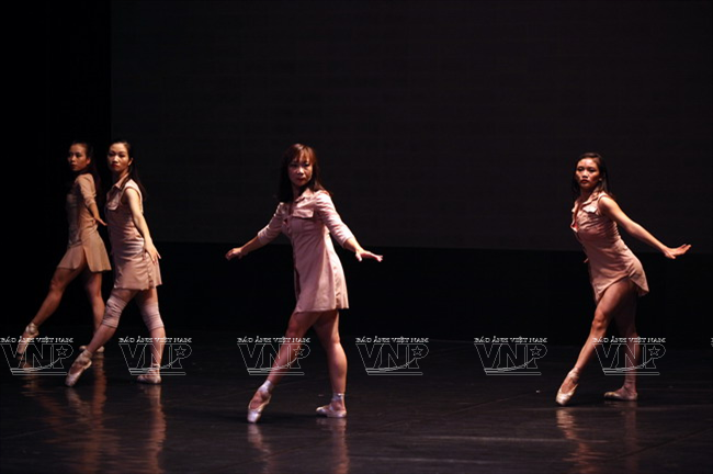 Vở múa “Hà Nội những bụi sao” là sự hợp tác hoàn hảo của các nghệ sĩ hai nước Việt Nam-Đức.