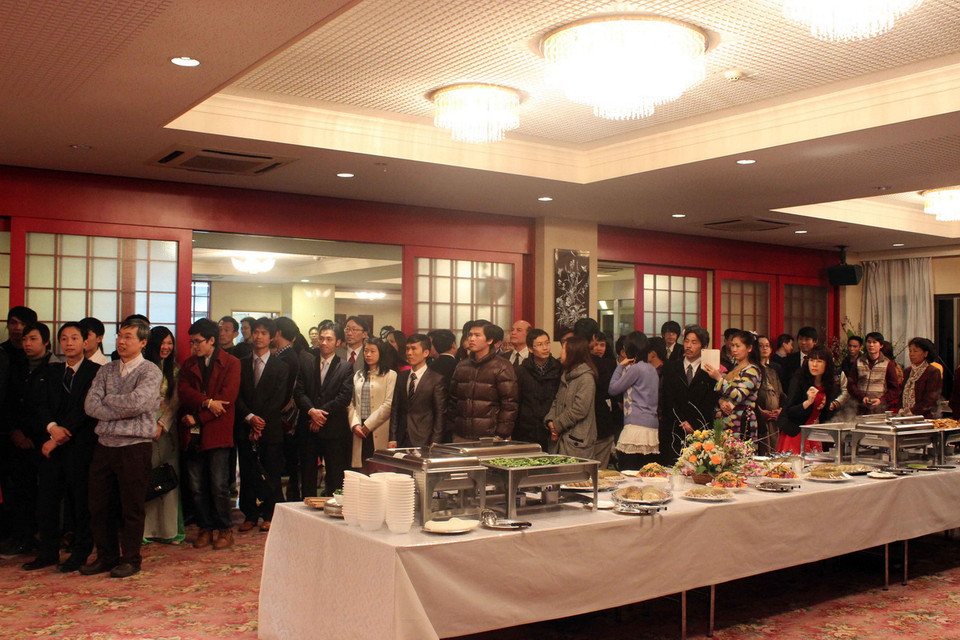 Gần 300 bà con kiều bào và người Việt ở nước ngoài tham dự Tết Cộng đồng Xuân Ất Mùi. (Ảnh: Hữu Thắng)