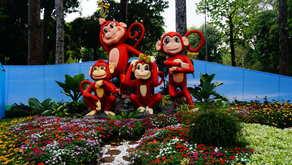 Khoảng 3.000 hiện vật từ các loại hoa kiểng, bonsai, đá cảnh được trưng bày tại Hội hoa Xuân Tao Đàn 2016. (Ảnh: Vietnam+)