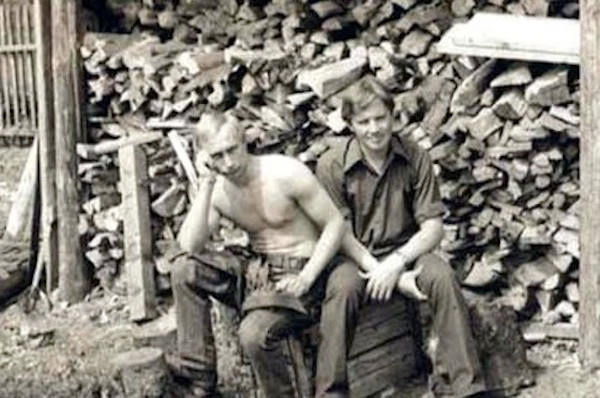 Putin (trái) trong thời gian ở trường KGB số 1. (Nguồn: putin.kremlin.ru)