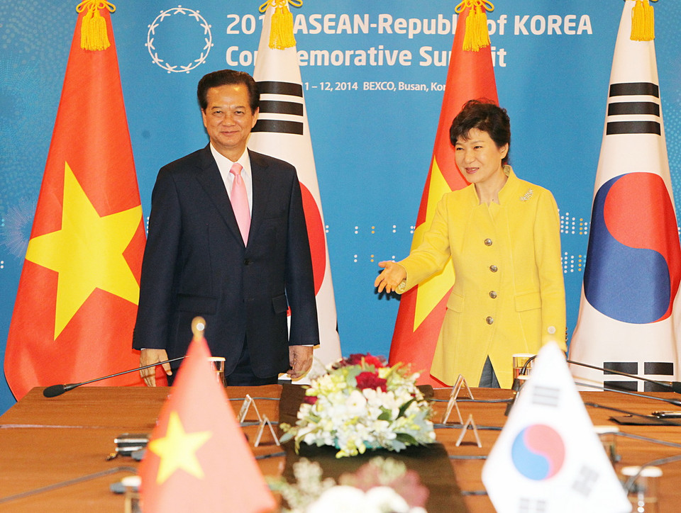 Thủ tướng Nguyễn Tấn Dũng hội đàm với Tổng thống Hàn Quốc Park Geun-hye. (Ảnh: Đức Tám/TTXVN)