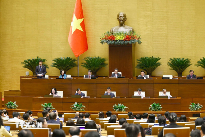 ទិដ្ឋភាពនៃសម័យប្រជុំរដ្ឋសភា។ (រូបថត៖ Doan Tan/VNA) ttxvn-quoc-hoi-thao-luan-ve-ket-qua-thuc-hien-ke-hoach-phat-trien-kinh-te-xa-hoi-2.jpg