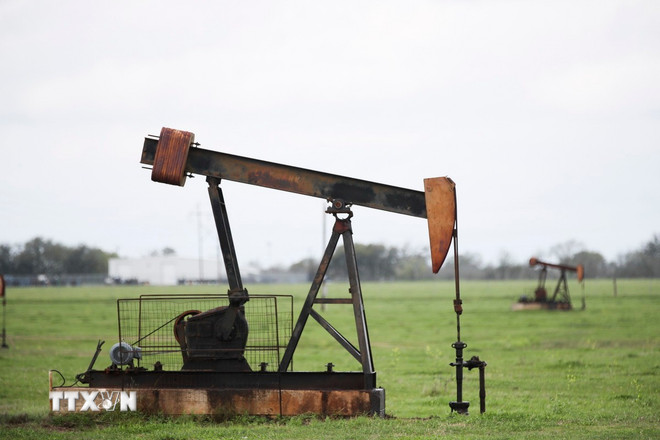 Giàn khoan dầu tại Luling, Texas, Mỹ. (Ảnh: THX/TTXVN) ttxvn-gia-dau.jpg