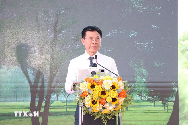 Minister of Science and Technology Nguyen Manh Hung speaks at the Project Launch Ceremony. (Photo: Khoa Chuong/VNA) ttxvn-bo-truong-nguyen-manh-hung-2.jpg