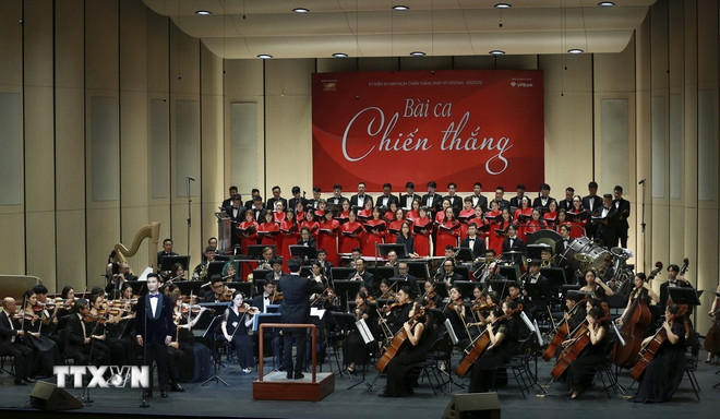 An art performance at the program. (Photo: Pham Kien/VNA) ttxvn-tong-bi-thu-chuong-trinh-nghe-thuat-4.jpg