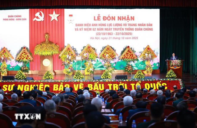 Thủ tướng: Phòng không-Không quân Việt Nam đã ra quân là chiến thắng ttxvn-thu-tuong-quan-chung-phong-khong-khong-quan-11.jpg