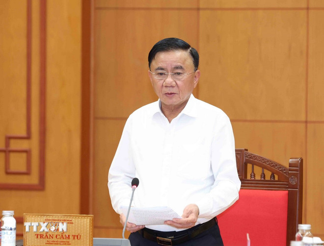 De heer Tran Cam Tu hield een instructieve toespraak. (Foto: Phuong Hoa/VNA) ttxvn-thuong-truc-ban-bi-thu-giao-ban-ban-dang-2.jpg