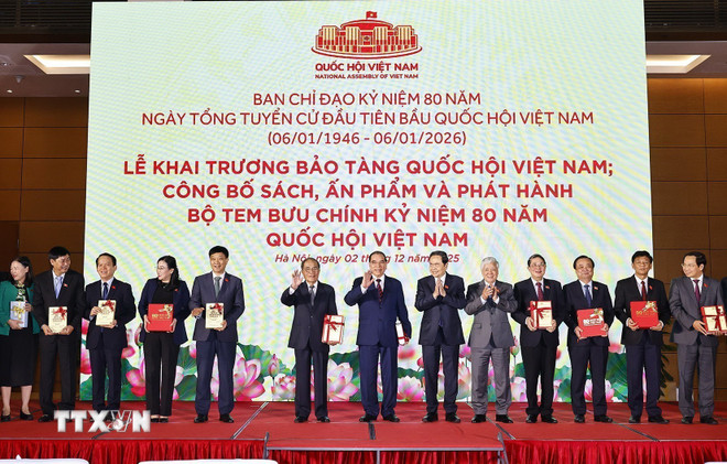 ttxvn-chu-tich-quoc-hoi-du-le-khai-truong-bao-tang-quoc-hoi-viet-nam-1.jpg