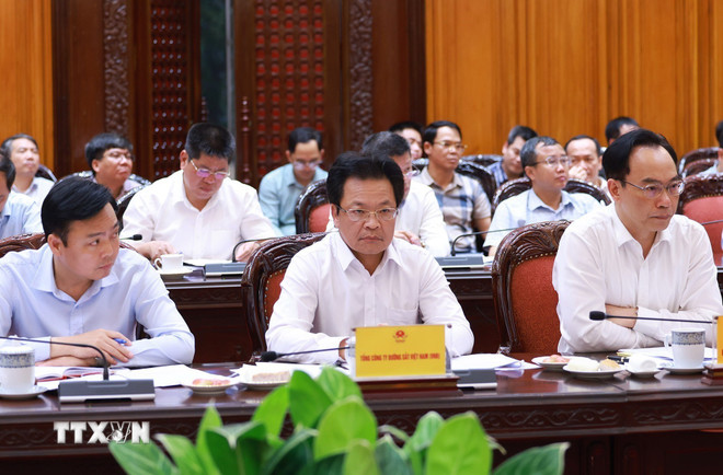 Chuẩn bị để khởi công tuyến đường sắt Lào Cai-Hà Nội-Hải Phòng vào ngày 19-12 Các đại biểu tham dự cuộc họp. (Ảnh: Dương Giang/TTXVN)