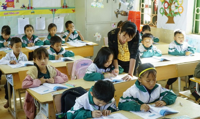 Quy định mới về tuyển dụng nhà giáo: Thực hiện theo quy trình 2 vòng từ năm 2026 giao-vien-vung-cao.jpg