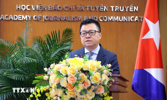 Ông Lê Quốc Minh, Ủy viên Trung ương Đảng, Chủ tịch Hội Nhà báo Việt Nam, Tổng Biên tập Báo Nhân Dân phát biểu. (Ảnh: Văn Điệp/TTXVN) ttxvn-nha-bao-viet-nam-tai-cuba-3.jpg