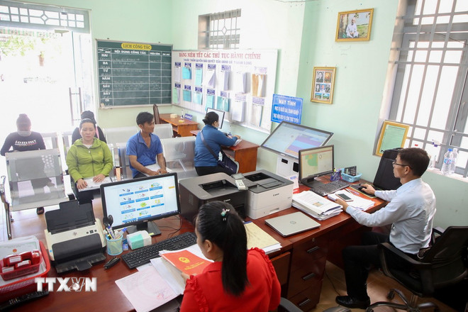 Những chính sách mới nổi bật có hiệu lực trong tháng 8/2025 ttxvn-hanh-chinh-cong-tay-ninh.jpg