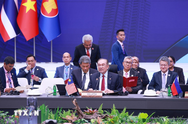 Thủ tướng Malaysia Anwar Ibrahim, Chủ tịch ASEAN 2025 phát biểu. (Ảnh: Dương Giang/TTXVN) ttxvn-thu-tuong-pham-minh-chinh-tham-du-hoi-nghi-cap-cao-cac-nuoc-tham-gia-hiep-dinh-rcep-4.jpg