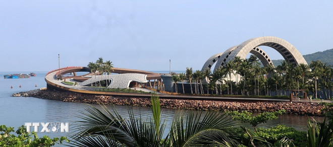 Một góc công trình kiến trúc Cầu Hôn, tọa lạc tại Nam đảo Phú Quốc (Kiên Giang), trở thành biểu tượng du lịch mới của đảo Ngọc. (Ảnh: Lê Huy Hải/TTXVN)