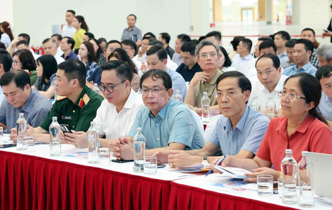المندوبون المشاركون في الاجتماع. (صورة: فام كين/وكالة الأنباء الفيتنامية) trien-lam-thanh-tuu-dat-nuoc-4.jpg