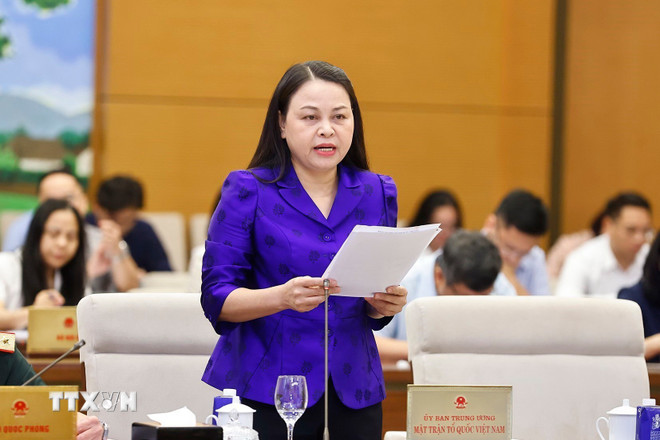 Phó Chủ tịch, Tổng thư ký Ủy ban Trung ương Mặt trận Tổ quốc Việt Nam Nguyễn Thị Thu Hà phát biểu. (Ảnh: Doãn Tấn/TTXVN) ttxvn-thuong-vu-quoc-hoi-1.jpg