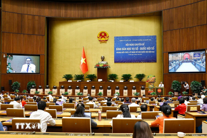 会議の様子。(写真:ドアン・タン/VNA) ttxvn-chu-tich-quoc-hoi-quoc-hoi-so-2.jpg