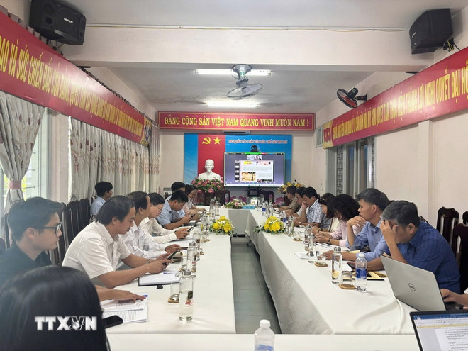 View of the workshop on classifying architectural forms and functions to preserve and sustainably exploit the L tower group. (Photo: Doan Huu Trung/VNA) ttxvn-den-thap-my-son-2.jpg