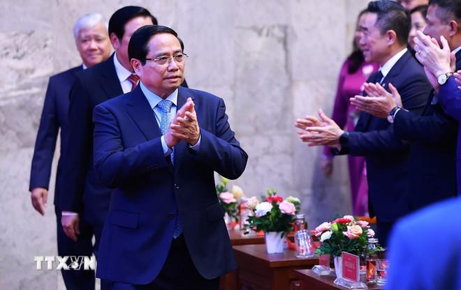 Statsminister Pham Minh Chinh var til stede og delte ut den femte nasjonale presseprisen for antikorrupsjon, sløsing og negativitet, 2024–2025. (Foto: Duong Giang/VNA) ttxvn-thu-tuong-du-le-trao-giai-bao-chi-toan-quoc-phong-chong-tham-nhung-1.jpg