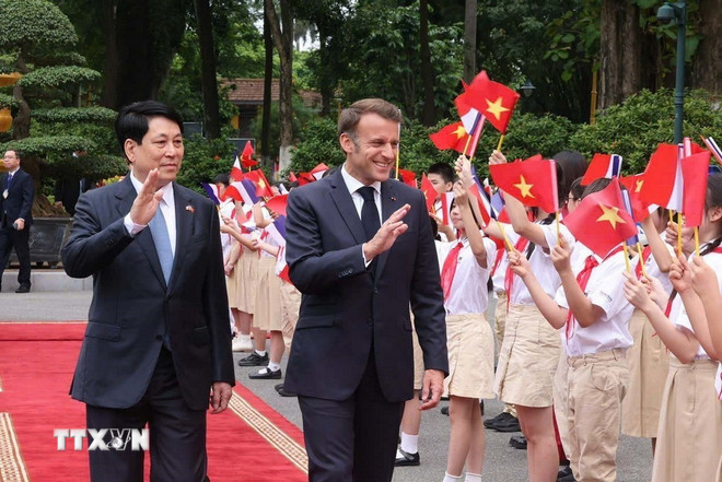 ttxvn-presidente-le-don-general-francés-1.jpg