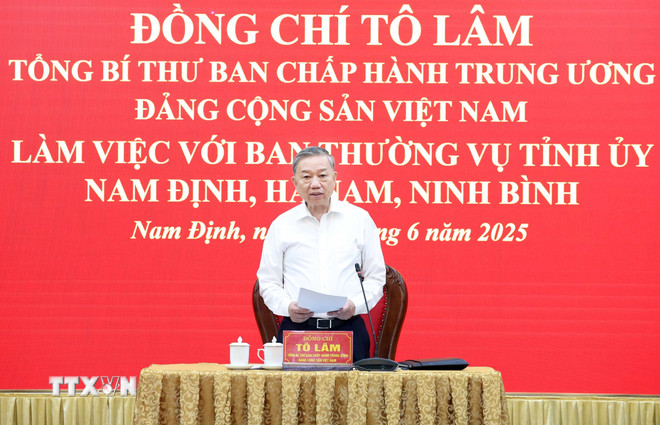 Tổng Bí thư: Hợp nhất 3 tỉnh Nam Định, Hà Nam và Ninh Bình là bước đi tất yếu Tổng Bí thư Tô Lâm chủ trì buổi làm việc. (Ảnh: Thống Nhất/TTXVN)