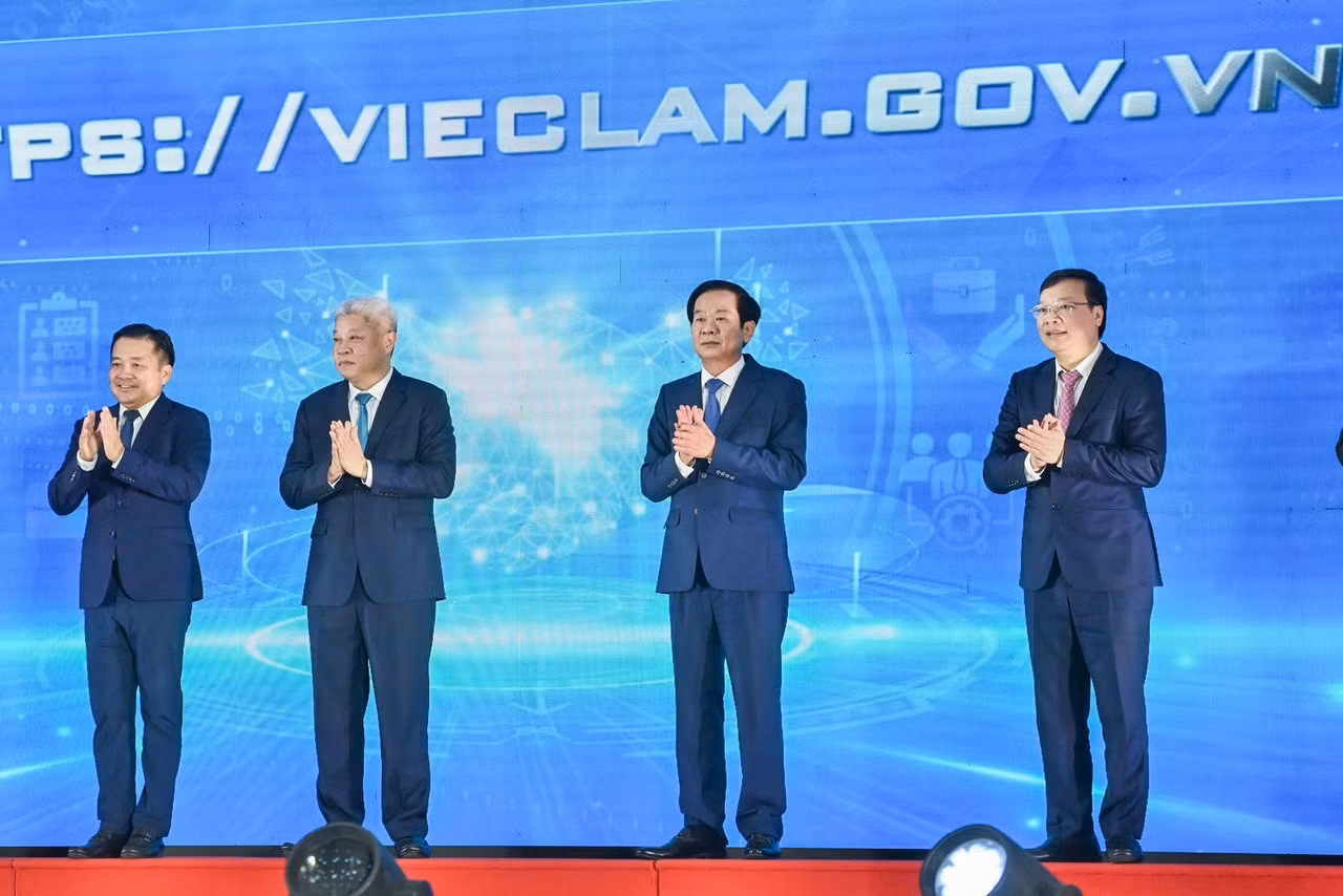 Sàn giao dịch việc làm quốc gia: Cú hích khơi thông thị trường lao động số- Ảnh 5.