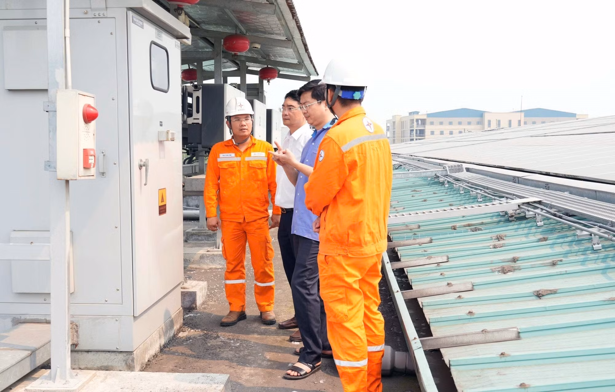 ttxvnninh-binh-dong-bo-cac-giai-phap-tiet-kiem-dien-8747887.jpg