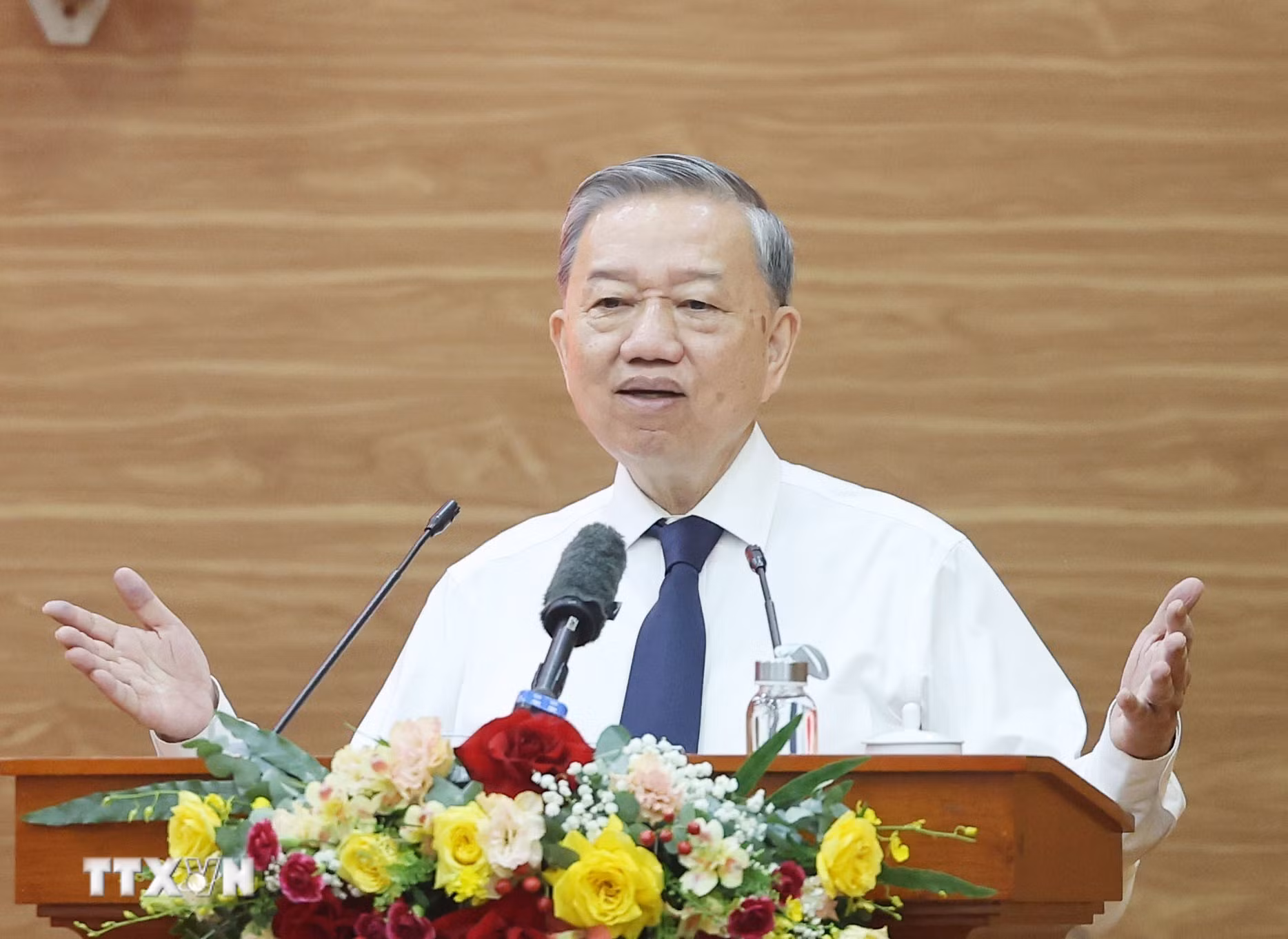 ttxvn-tong-bi-thu-to-lam-lam-viec-voi-dang-uy-mat-tran-to-quoc-cac-doan-the-trung-uong-8107810.jpg