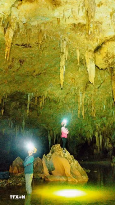 Du lịch thám hiểm hang động ở Lạng Sơn