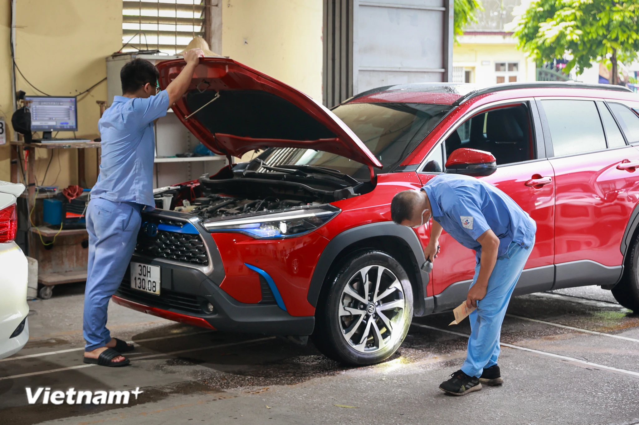 Kiểm định khí thải xe ô tô từ 13/10: Chủ phương tiện cần lưu ý gì?