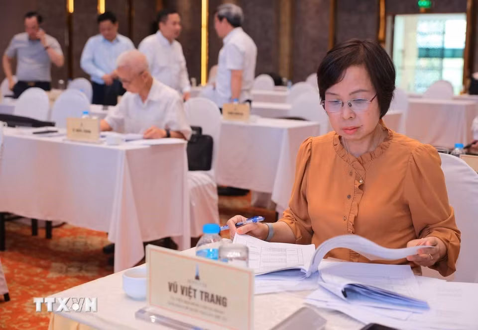 Tổng Giám đốc Thông tấn xã Việt Nam Vũ Việt Trang tham gia Hội đồng chấm Chung khảo. (Ảnh: Hoàng Hiếu/TTXVN)
