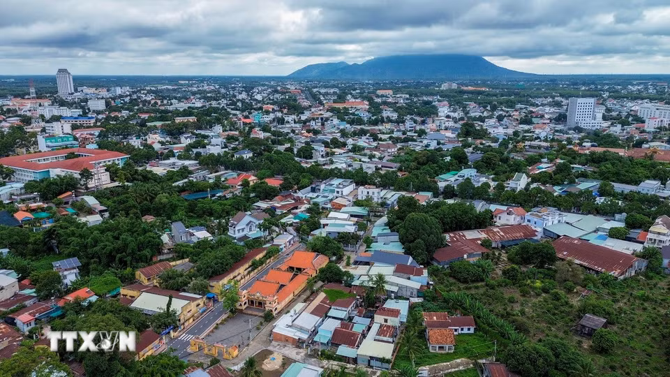 Đình Hiệp Ninh là nơi lưu giữ ký ức về thời kỳ mở đất, khi những thế hệ tiền nhân khai hoang, lập ấp, xây dựng làng xã và góp phần hình thành vùng đất Tây Ninh ngày nay. (Ảnh: Giang Phương/TTXVN)
