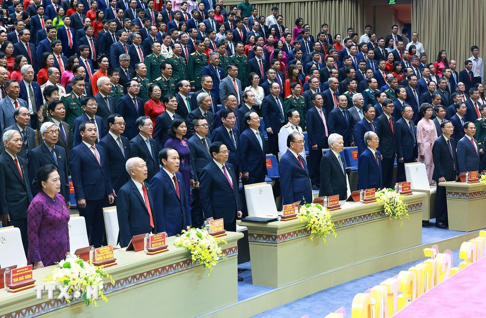 Thủ tướng Phạm Minh Chính và các đồng chí lãnh đạo, nguyên lãnh đạo Đảng, Nhà nước dự Đại hội đại biểu Đảng bộ thành phố Hải Phòng lần thứ nhất. (Ảnh: Dương Giang/TTXVN)