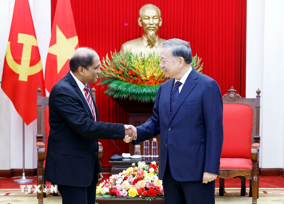 Tổng Bí thư Tô Lâm tiếp Đại sứ Singapore Jaya Ratnam đến chào từ biệt, kết thúc nhiệm kỳ công tác tại Việt Nam. (Ảnh: Thống Nhất/TTXVN)