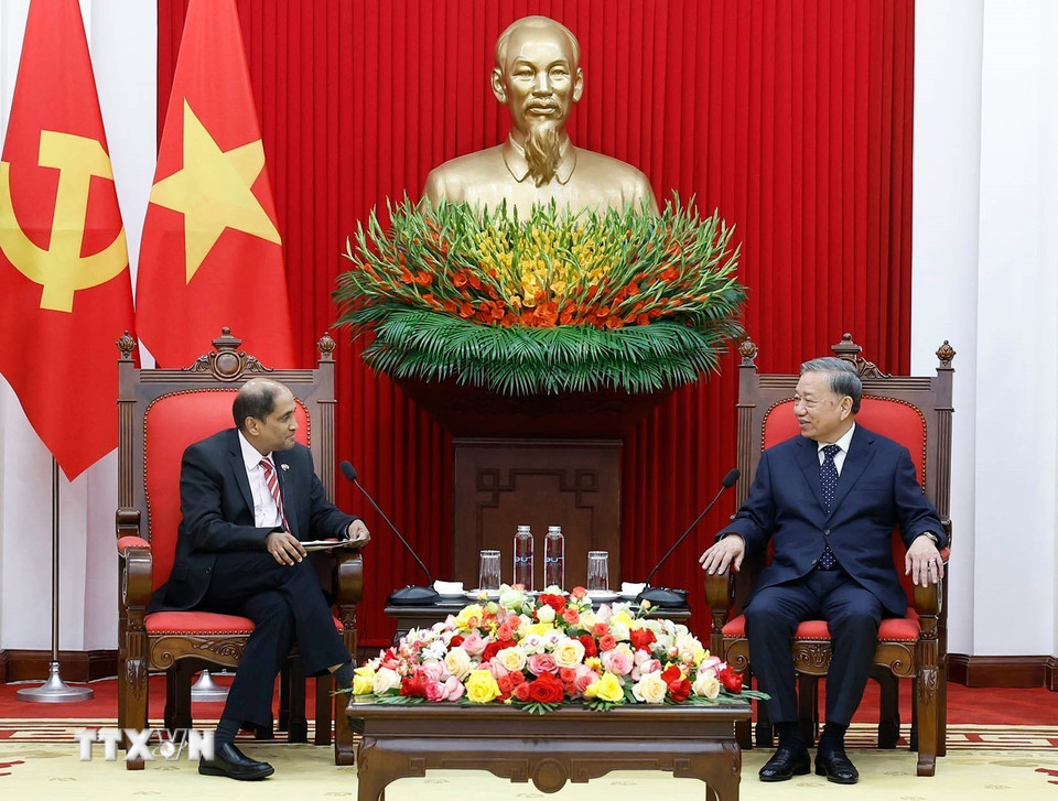 Tổng Bí thư Tô Lâm tiếp Đại sứ Singapore Jaya Ratnam đến chào từ biệt, kết thúc nhiệm kỳ công tác tại Việt Nam. (Ảnh: Thống Nhất/TTXVN)