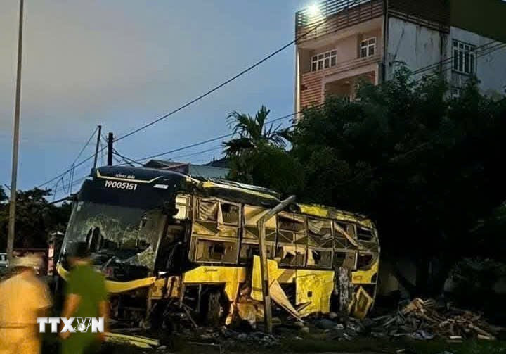 Hiện trường vụ tai nạn. (Ảnh: TTXVN phát)