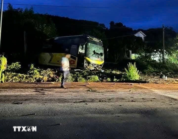 Hiện trường vụ tai nạn. (Ảnh: TTXVN phát)