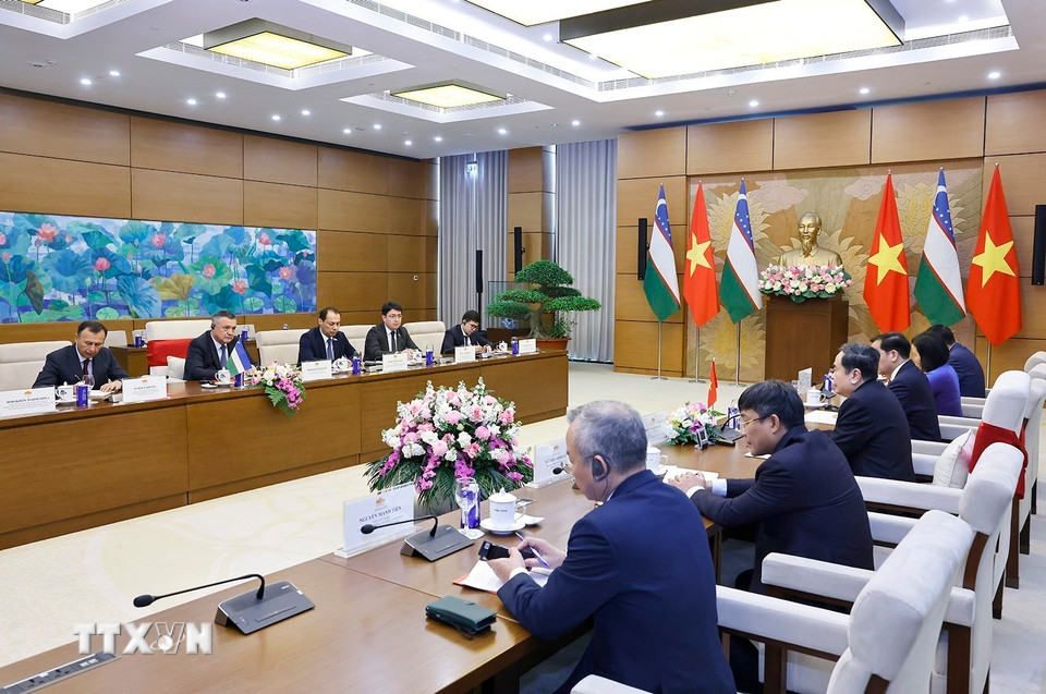 Chủ tịch Quốc hội Trần Thanh Mẫn tiếp Chủ tịch Hạ viện Uzbekistan Nuriddin Ismoilov. (Ảnh: Doãn Tấn/TTXVN)