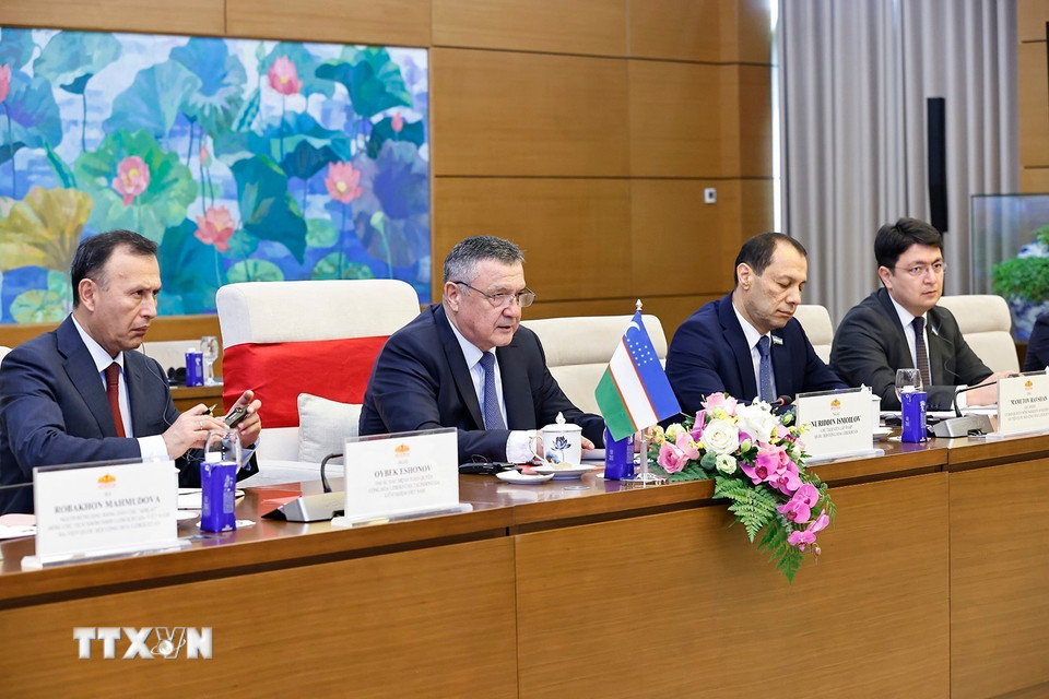 Chủ tịch Hạ viện Uzbekistan Nuriddin Ismoilov phát biểu. (Ảnh: Doãn Tấn/TTXVN)