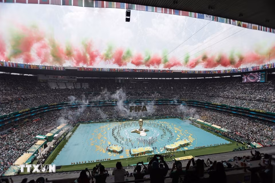 Các nghệ sỹ trình diễn tại Lễ khai mạc FIFA World Cup 2026 ở Mexico City, Mexico ngày 11/6/2026. (Ảnh: THX/TTXVN)