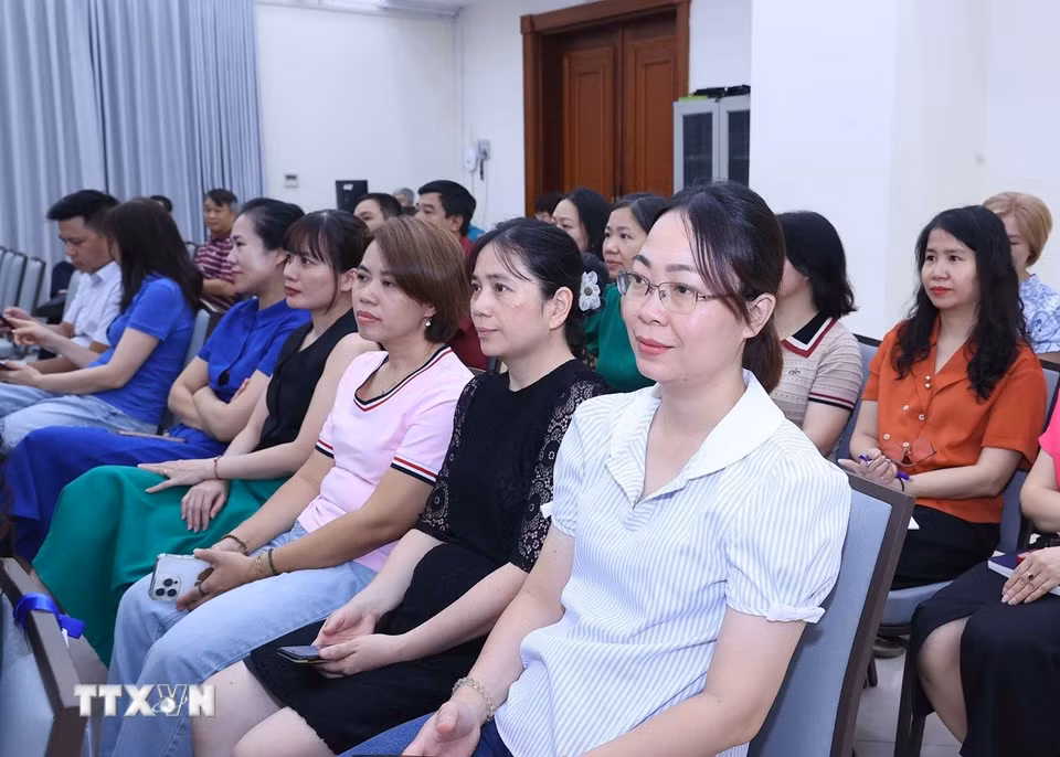 Đảng viên thuộc Đảng bộ Thông tấn xã Việt Nam tham dự Hội nghị trực tuyến tại điểm cầu trụ sở Thông tấn quốc gia (số 5 Lý Thường Kiệt, Hà Nội). (Ảnh: Văn Điệp/TTXVN)