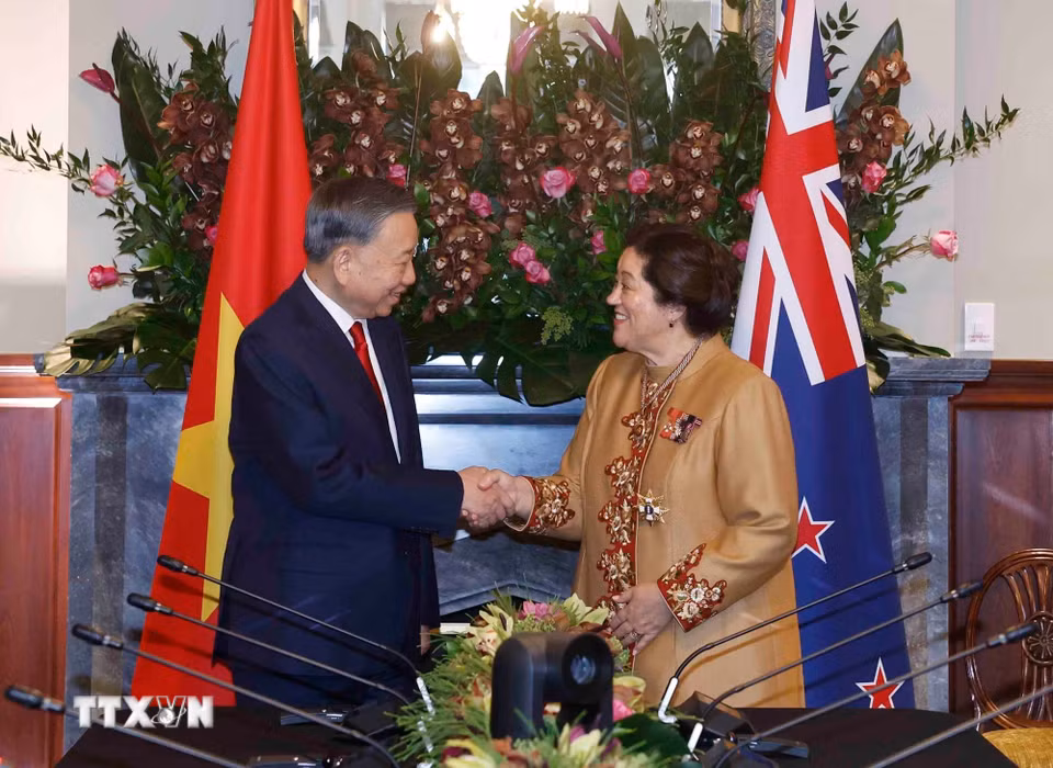 Tổng Bí thư, Chủ tịch nước Tô Lâm và Toàn quyền New Zealand Cindy Kiro trước hội đàm. (Ảnh: Thống Nhất/TTXVN)