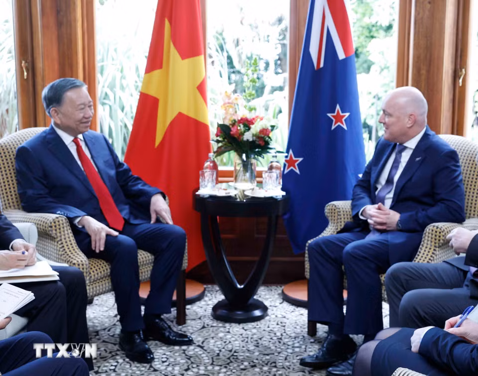 Tổng Bí thư, Chủ tịch nước Tô Lâm gặp hẹp Thủ tướng New Zealand Christopher Luxon. (Ảnh: Thống Nhất/TTXVN)