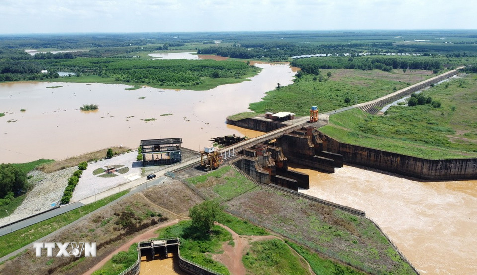 Hồ Phước Hòa có tiềm năng phát triển các khu đô thị sinh thái ven hồ, khu sân golf kết hợp khu đô thị, dịch vụ du lịch, nghỉ dưỡng. (Ảnh: Đậu Tất Thành/TTXVN)