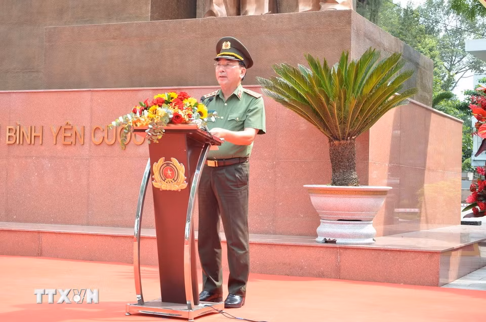 Thứ trưởng Bộ Công an Trần Quốc Tỏ phát biểu tại buổi lễ. (Ảnh: Linh Sơn/TTXVN)