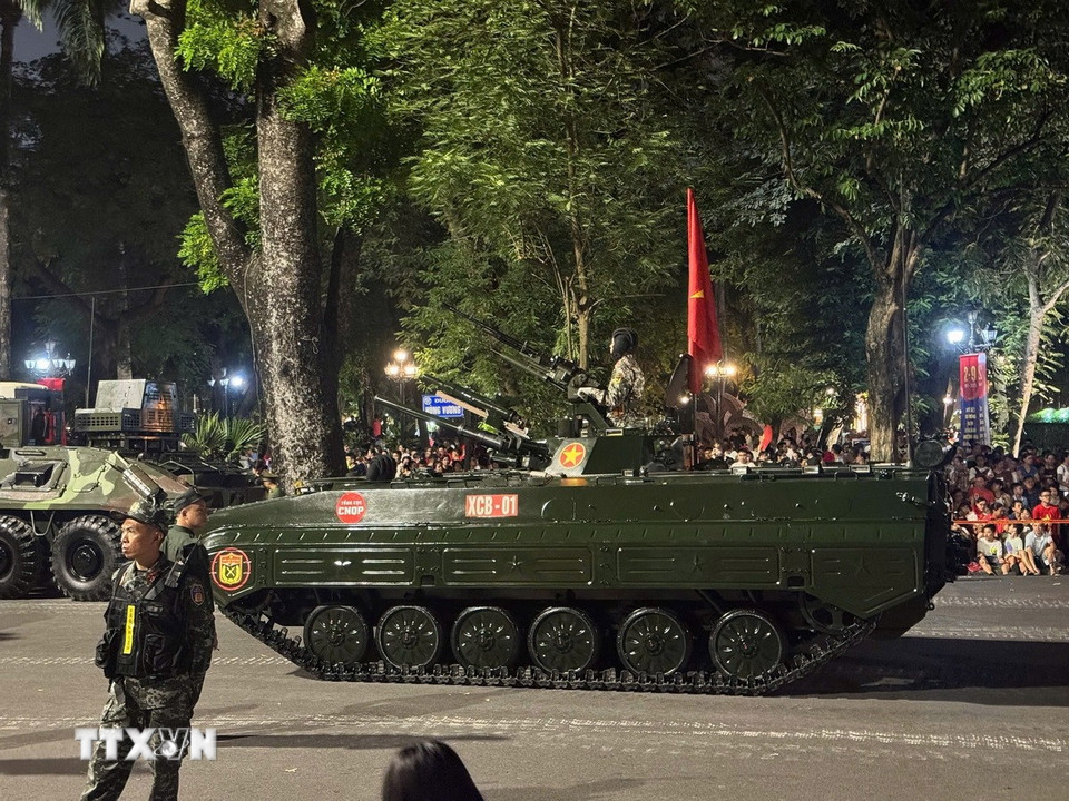 Khối Binh chủng tăng, thiết giáp tham gia tổng hợp luyện ngày 21/8. (Ảnh: Quốc Khánh/TTXVN)